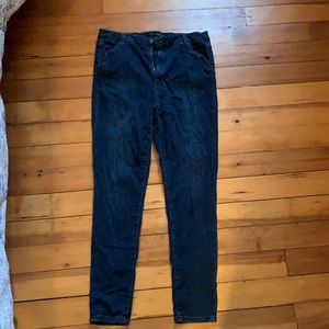 Joe’s Comfortable Dark Skinny Jeans